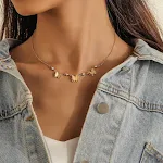 Corrente de Clavícula em Aço Titânio Leve Luxo Simples, um toque de sofisticação para realçar seu colo com elegância e delicadeza. — foto 3