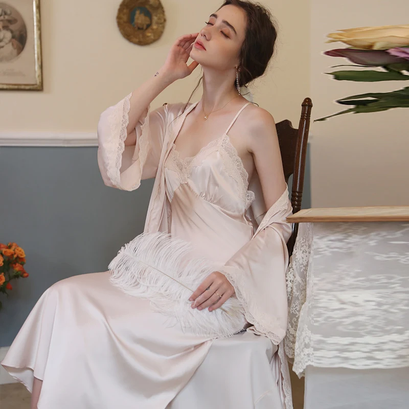 Title 5, Conjunto de loungewear halter de encaje sencill...