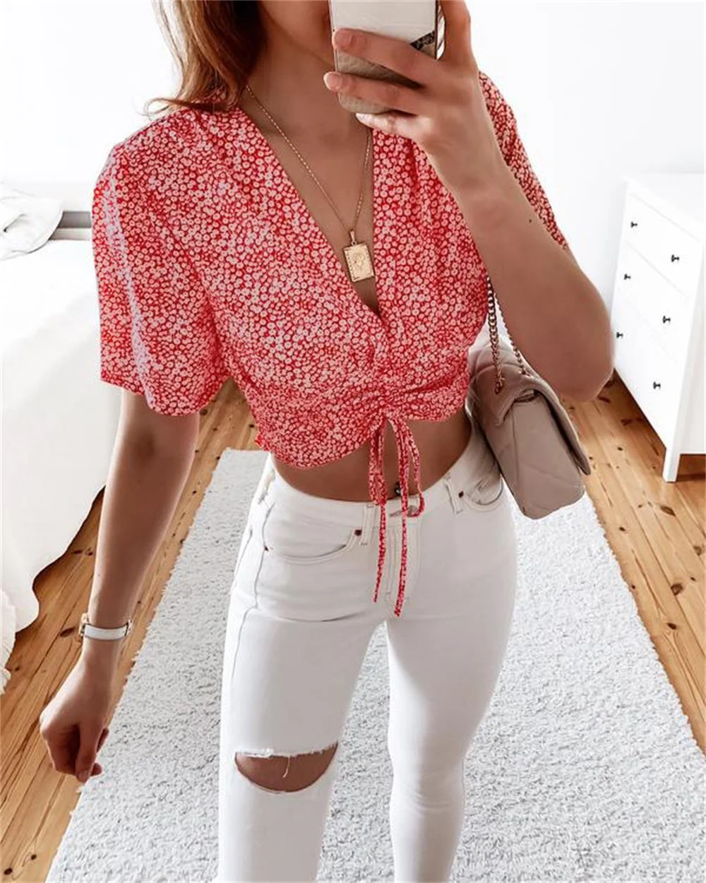Blusa floral feminina com decote em V, mangas bufantes e cordão. Perfeita para primavera e verão, moda casual e com temperamento. — foto 1
