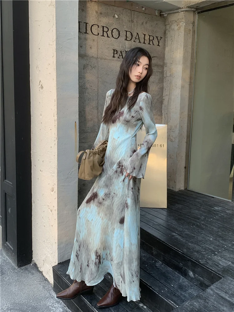 Title 4, Printed Long Dress With Large Hem perfect for a...