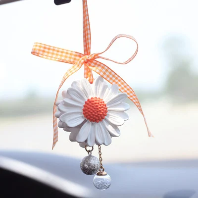 Little Daisy Car Pendant Car Aromatherapy Decoration. Enhance your car's interior with this charming air freshener. Enjo — photo 4