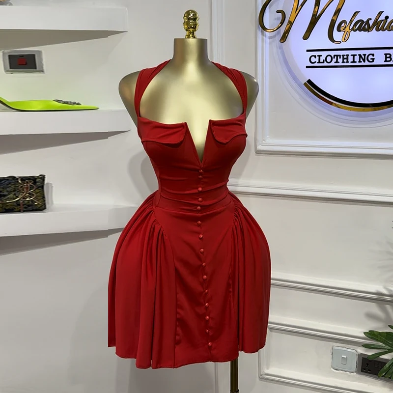 Decoratieve hoge taille heuprok met vierkante kraag en rij knopen — foto 1