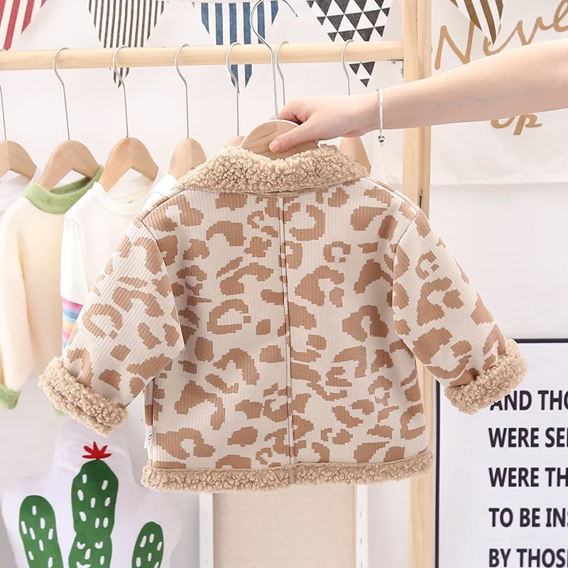 Cappotto in pelliccia stile straniero per bambini e bambine, giacca calda. Perfetto per l'inverno, mantiene i tuoi figli al caldo con stile. — foto 8