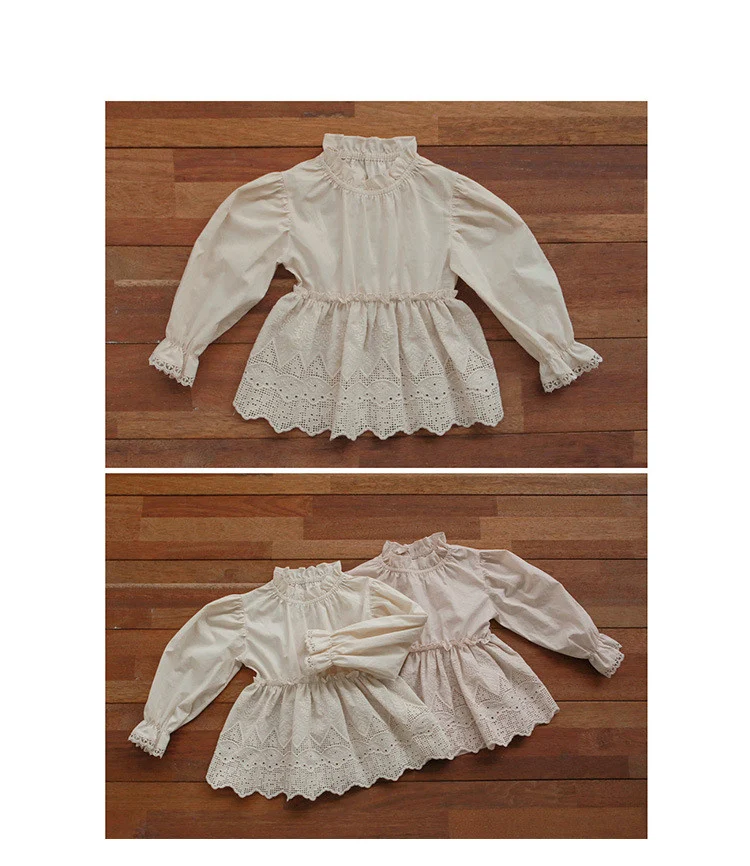 Camisa feminina com manga trompete e flores vazadas, um toque de elegância e frescor para o seu visual, ideal para diversas ocasiões. — foto 1