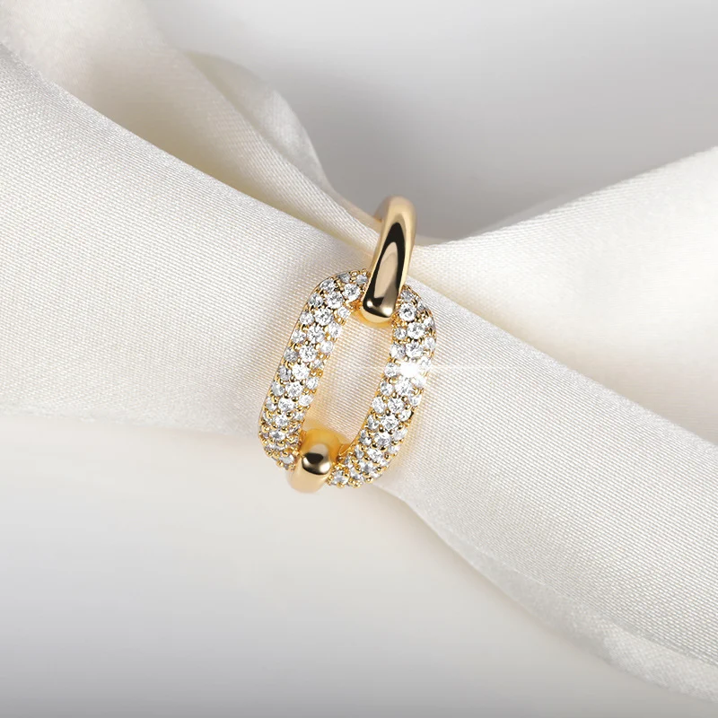 Anel Feminino Curvado em Ouro e Prata com Dobra Geométrica Joia Elegante e Moderna para Mulheres Sofisticadas. — foto 6
