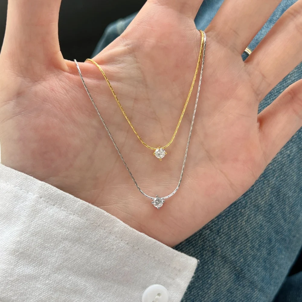 Colar feminino de prata esterlina Design simples com zircônia Joia elegante para mulheres Um toque de brilho para seu visual Acessório ideal — foto 1