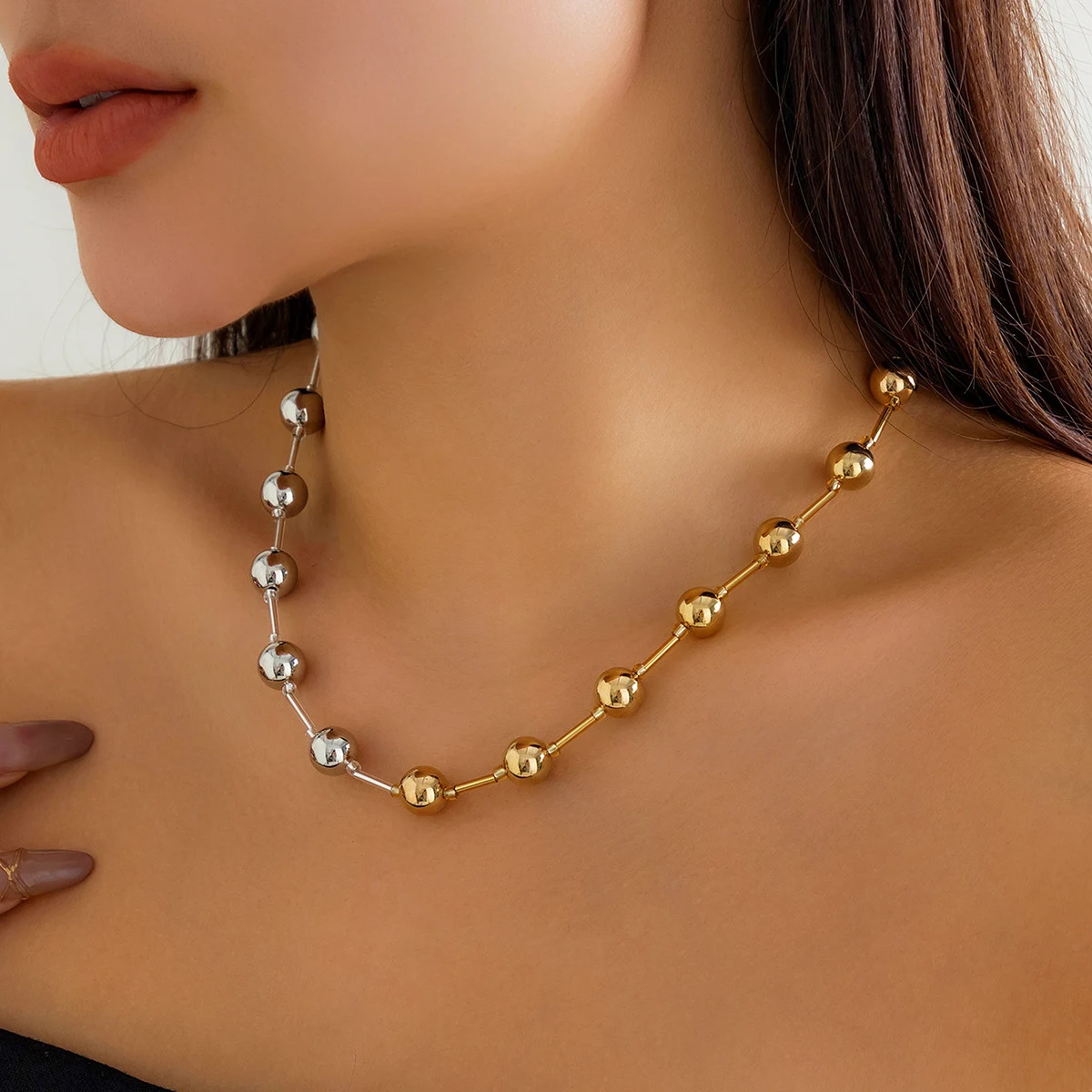 Title 14, Overdreven punk contrastkleurige kralenketting ...