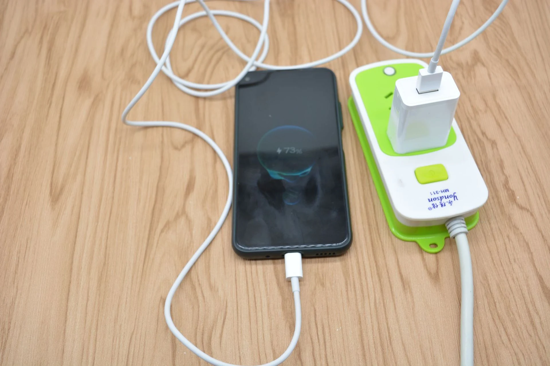 Title 3, Cabo de carregamento USB para celular 5V2A Carr...