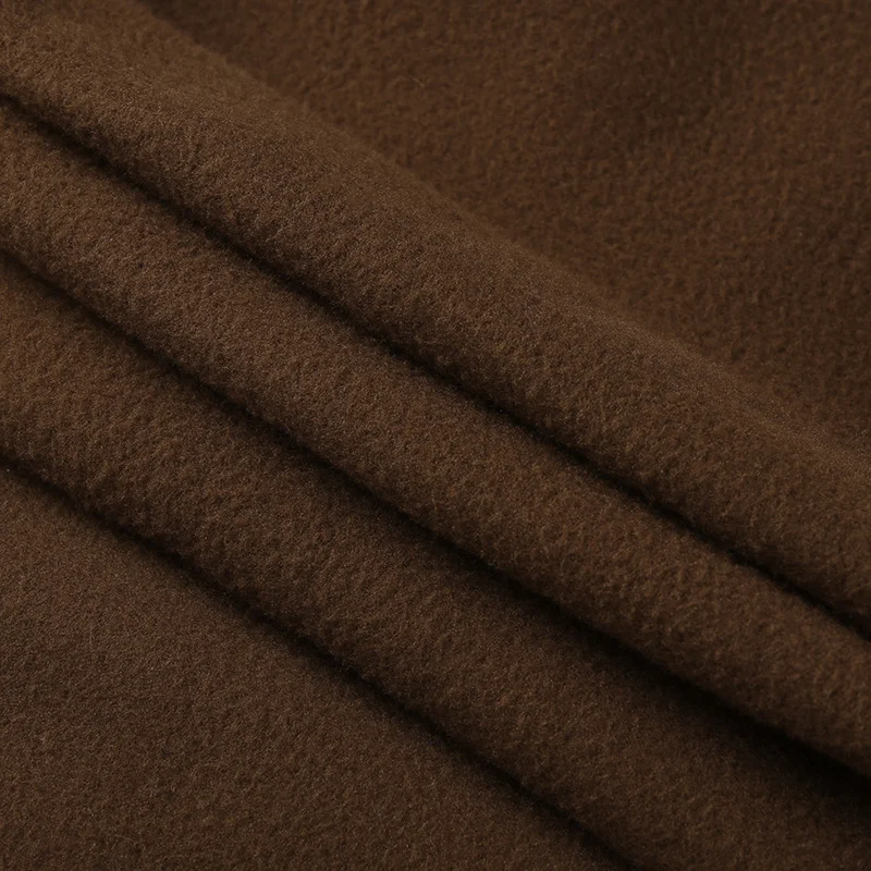 Moletom casual com capuz e estampa de letras nas costas, ideal para um visual descontraído e confortável, perfeito para diversas ocasiões. — foto 11