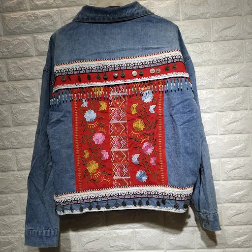 Title 3, Chaqueta de mezclilla bordada de la industria p...