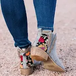 Botas nude bordadas estilo britânico — foto 2