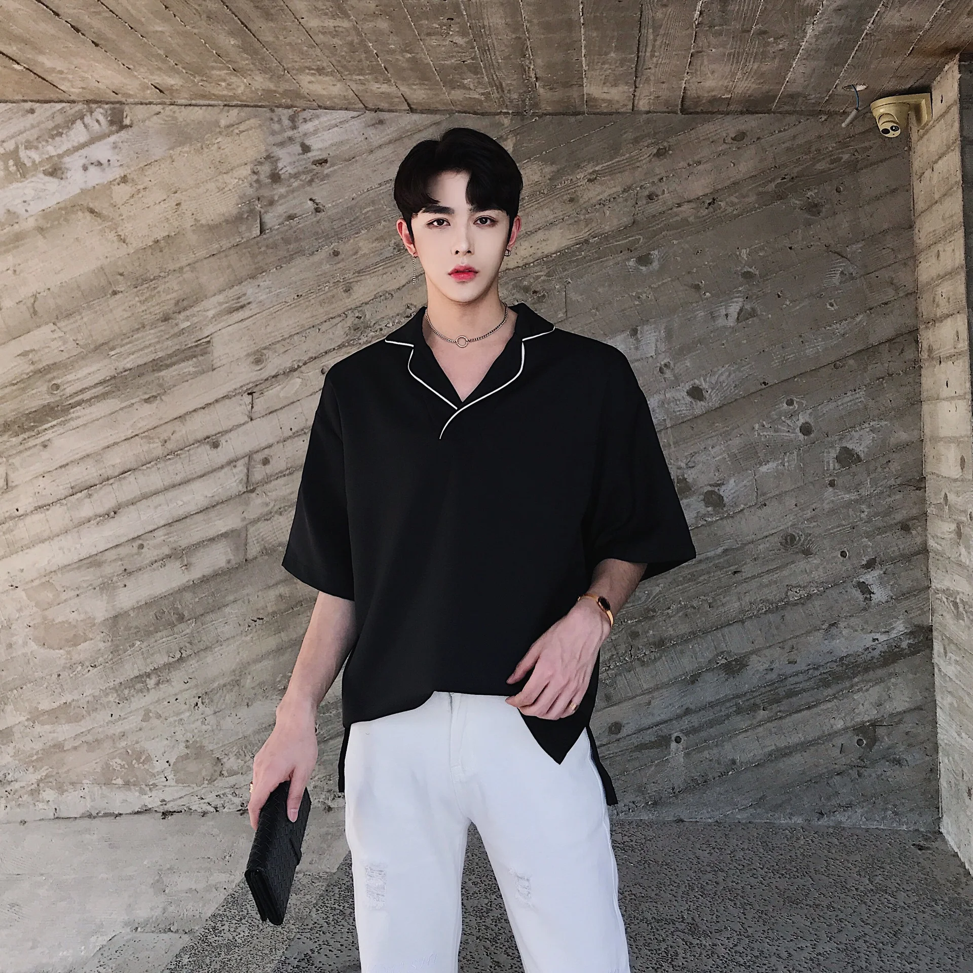 Camisa Cubana Manga Curta Masculina, Solta, Ombro Caído, Conforto e Estilo Despojado para o Verão, Perfeita para um Visual Relaxado e Moderno — foto 3