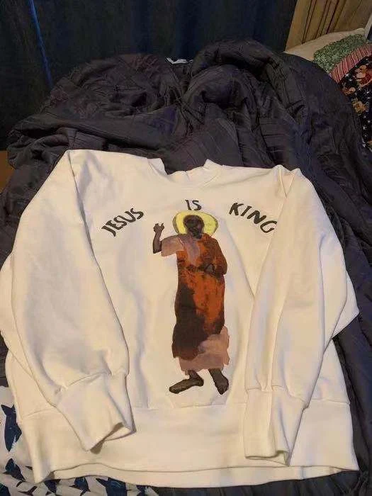 Title 1, Jesus é o mesmo suéter casual do rei Kanye