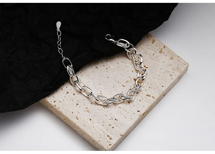 Pulseira de corrente grossa oca de prata esterlina S925, estilo urbano. Adicione um toque moderno e ousado ao seu visual com esta joia elegante e resistente. — foto 9