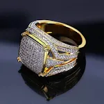 Anel masculino em ouro amarelo 18K. Joia elegante e duradoura para homens. Design sofisticado, ideal para ocasiões especiais e uso diário. — foto 2