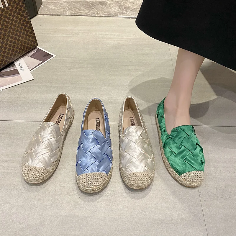 Women's Fashionable Woven Flat Lazy Shoes Comfortable Stylish Easy Slip-On Shoes Perfect for Everyday Wear Modern Design — photo 6