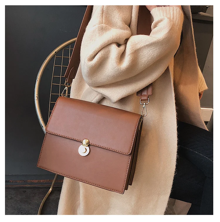 Title 19, Kleine quadratische Tasche mit einfachem Versch...