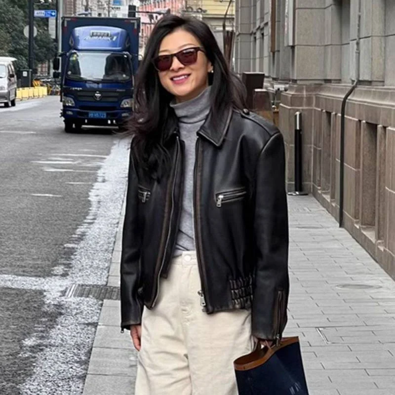 Women's Sheepskin Coat Retro Biker Leather Jacket A warm and stylish leather coat for women. Perfect for a vintage biker — photo 8