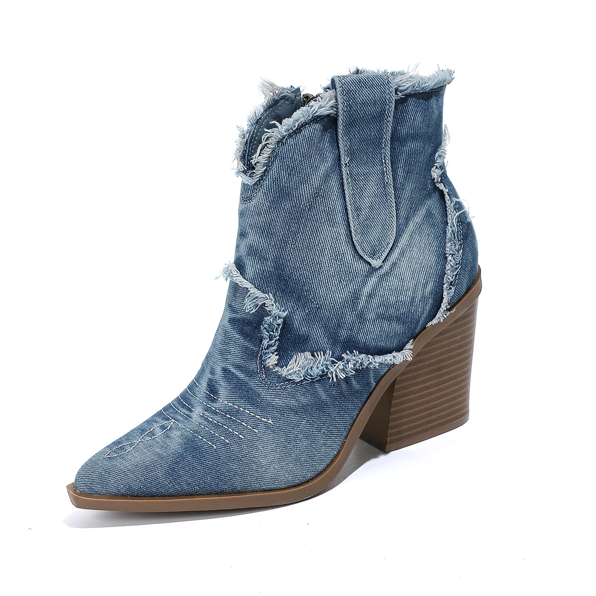 Botas de cowboy ocidental femininas de bico fino e modernas, botinhas confortáveis. Sapatos estilosos para mulheres que buscam conforto e um visual marcante. — foto 7