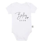 Zwangerschapsaankondiging 2024 Baby Romper van puur katoen. Zacht, comfortabel en ideaal voor pasgeborenen. Een schattig cadeau. — foto 7