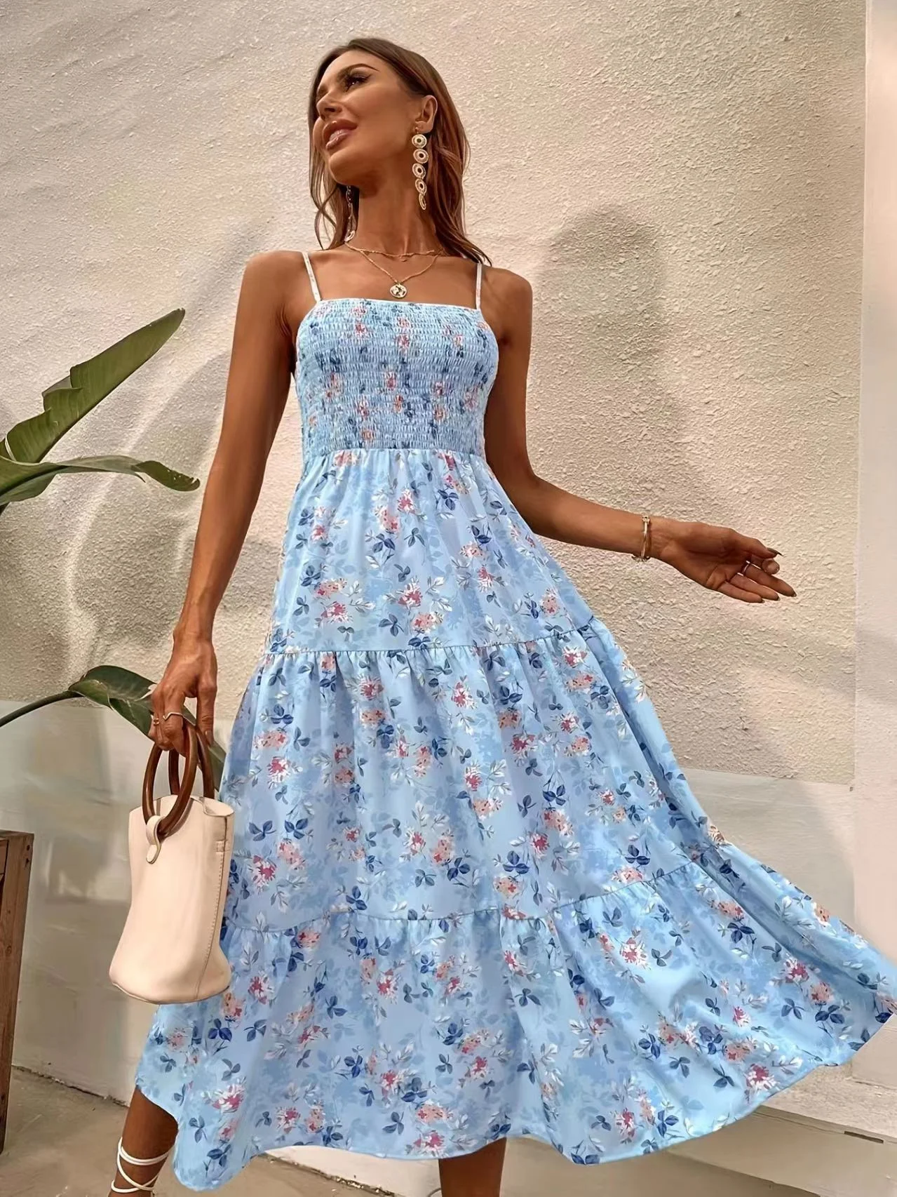 Title 2, Vestido de praia de verão com costura floral