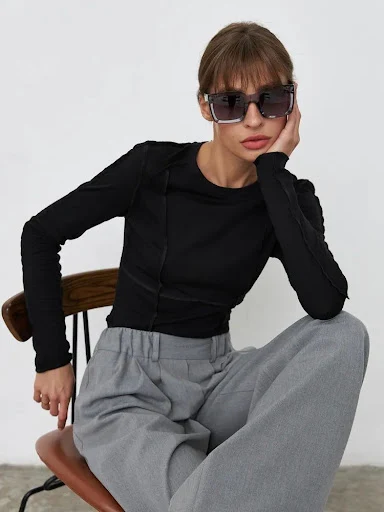 Title 28, T-shirt girocollo casual con cuciture e maniche...