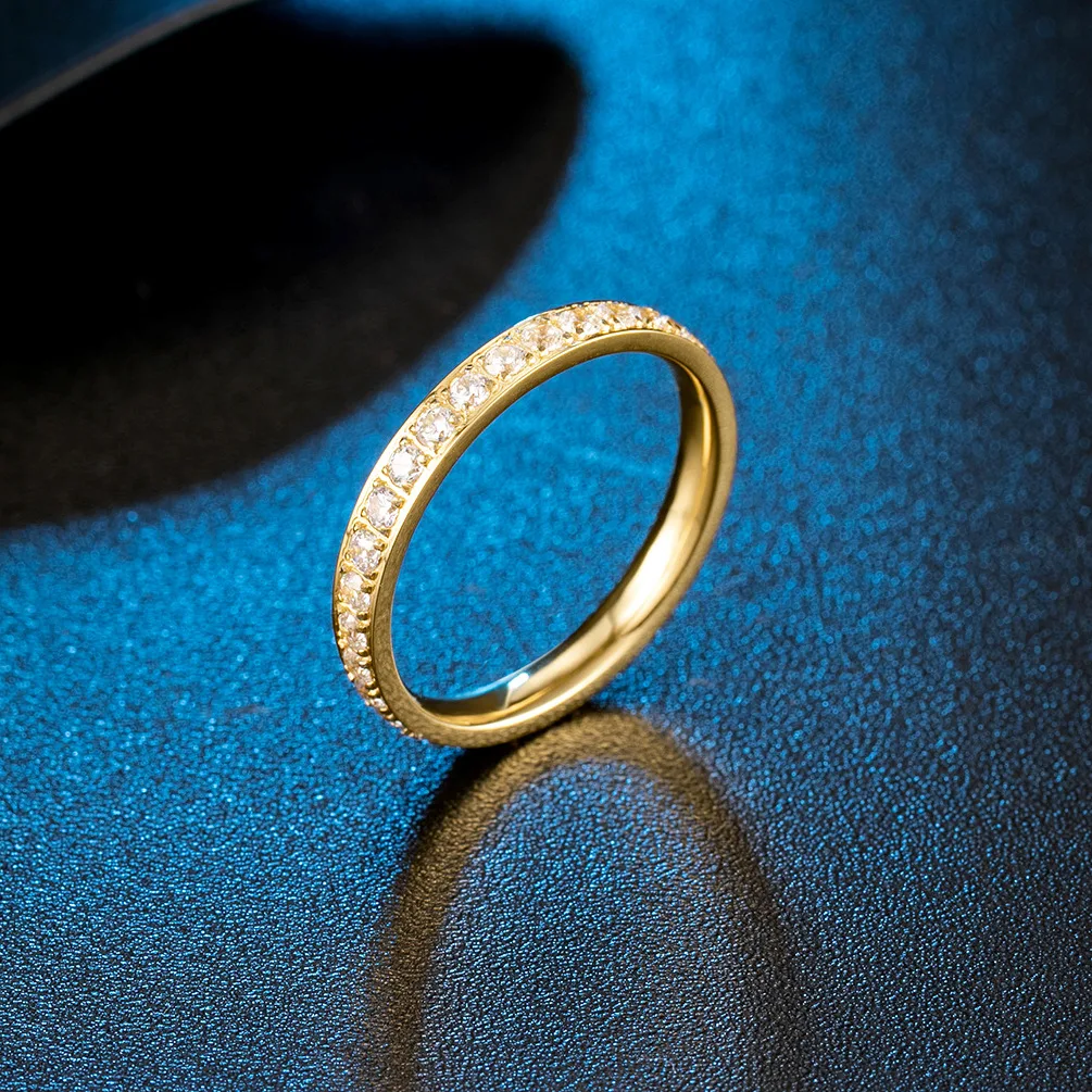 Anel feminino empilhável de aço titânio com diamantes — foto 9