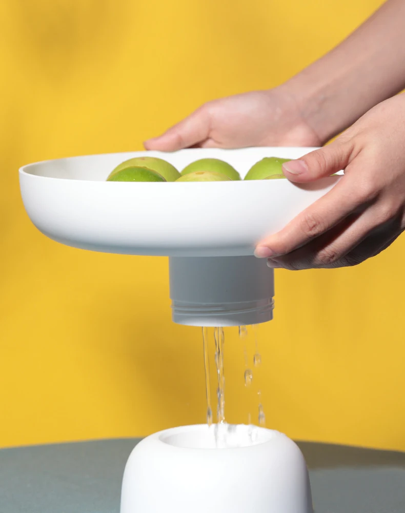 Simple plastic fruit bowl on high feet with drain, perfect for fruit, candy, kueh, and desserts, keeping them fresh and — photo 5