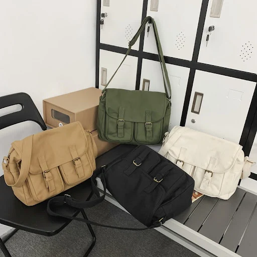 Title 8, Bolsa Satchel de Moda com Dois Bolsos e Fechadu...