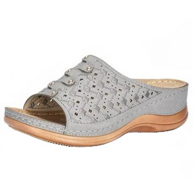 Title 7, Thick-Soled Hollow Casual Womens Sandals. Expe...