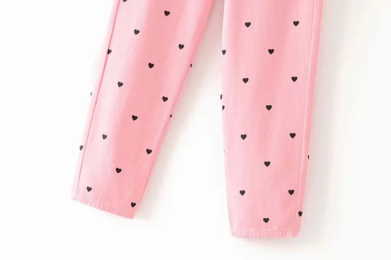 Jeans casuales con estampado de margaritas para un look fresco y cómodo. Perfectos para el día a día, combinan estilo y versatilidad para cualquier ocasión. — foto 2