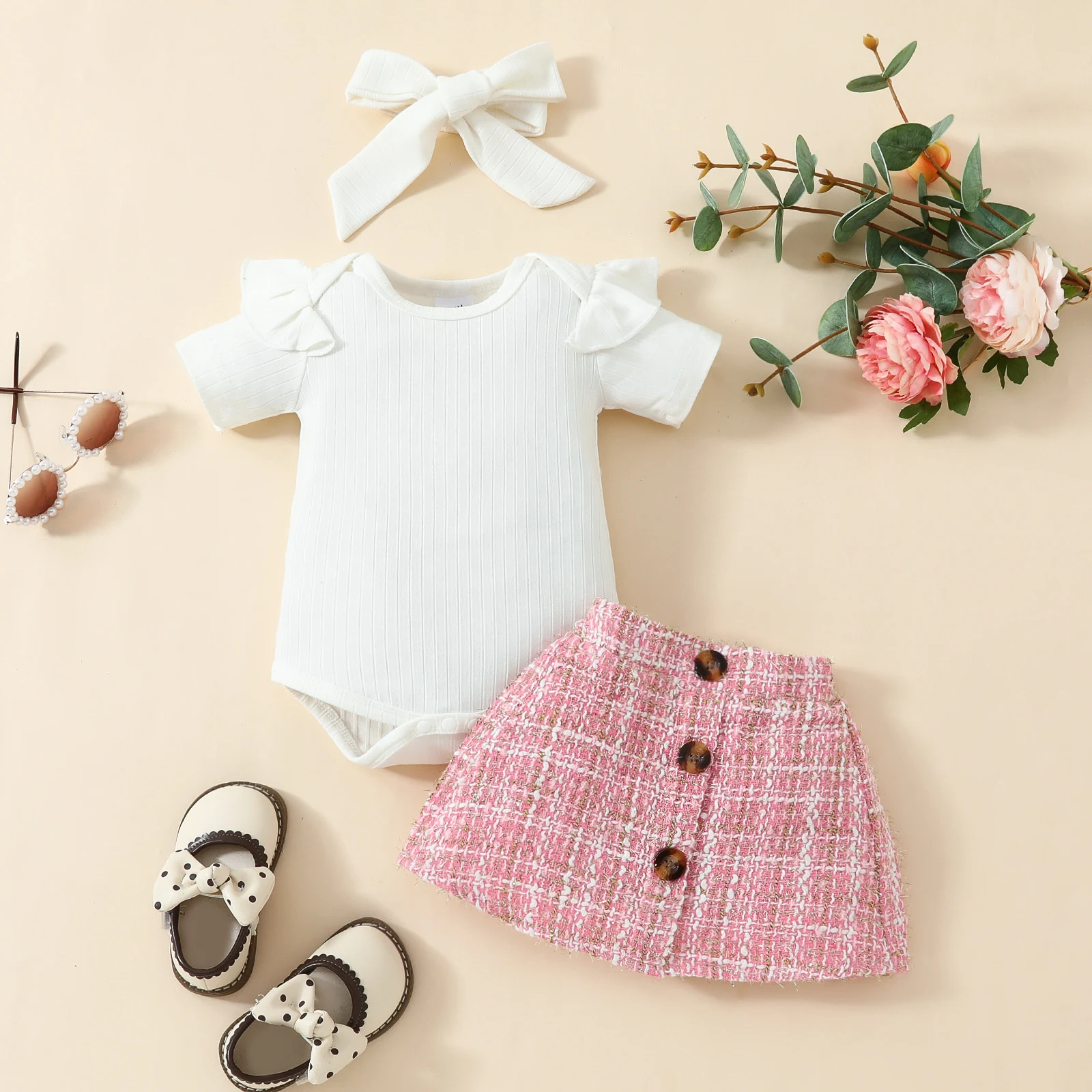 Babyrok en blouse set met korte mouwen. Ideaal voor comfort en stijl op warme dagen. Perfect voor casual gelegenheden of speciale evenementen. — foto 7