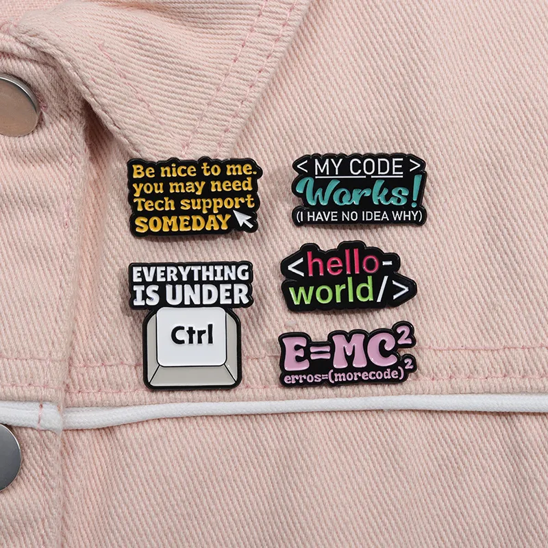 Persoonlijkheidsbroche met interessante Engelse letters en korte zinnen. Druk je stijl uit met deze unieke en charmante accessoire. — foto 9