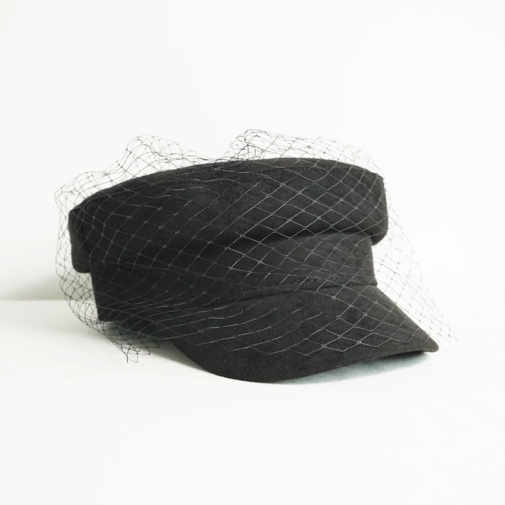 Title 5, Marineblauwe denim-pet met platte bovenkant voo...