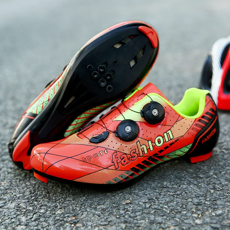 Sapatilhas de ciclismo profissional para homens. Mountain e estrada, auto-travamento ou sem trava. Sapatos com potência e performance. — foto 4