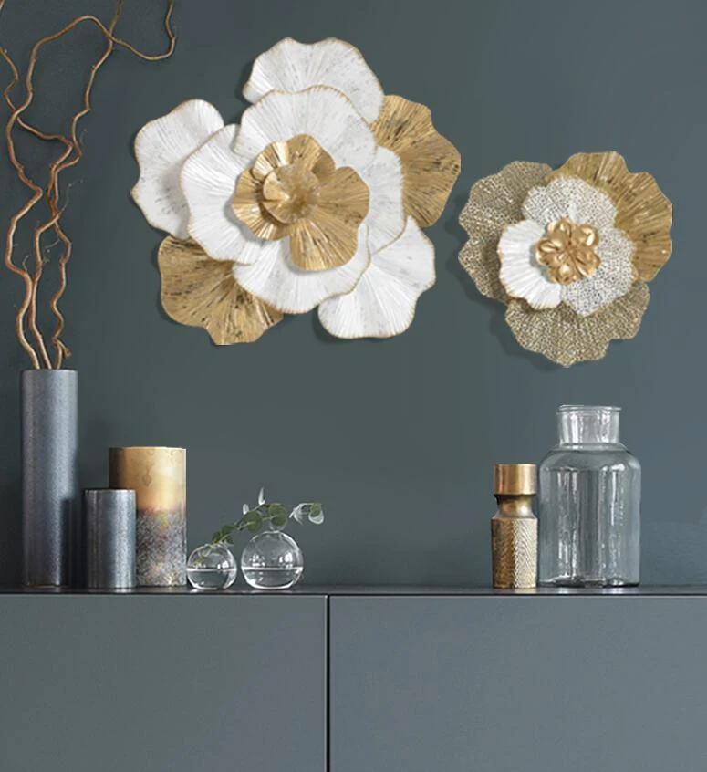 Smeedijzeren bloemenhanger ter decoratie, verfraait interieurs en tuinen met rustieke charme en tijdloze schoonheid. — foto 3