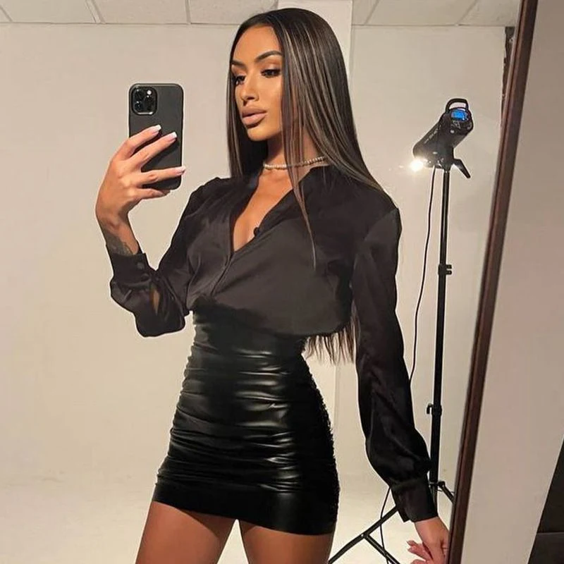 Saia lápis feminina plissada em PU de cor sólida, ideal para um visual elegante e moderno. Perfeita para o trabalho ou eventos especiais. — foto 1