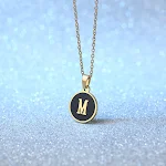 Colar com corrente em forma de O, Dourado com algarismos romanos. Um acessório que combina temperamento e elegância para looks sofisticados. — foto 34