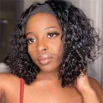 Peruca com tiara, cabelo curto cacheado, estilo moderno e com ondas nos ombros. Prática e ideal para um visual charmoso. — foto 1