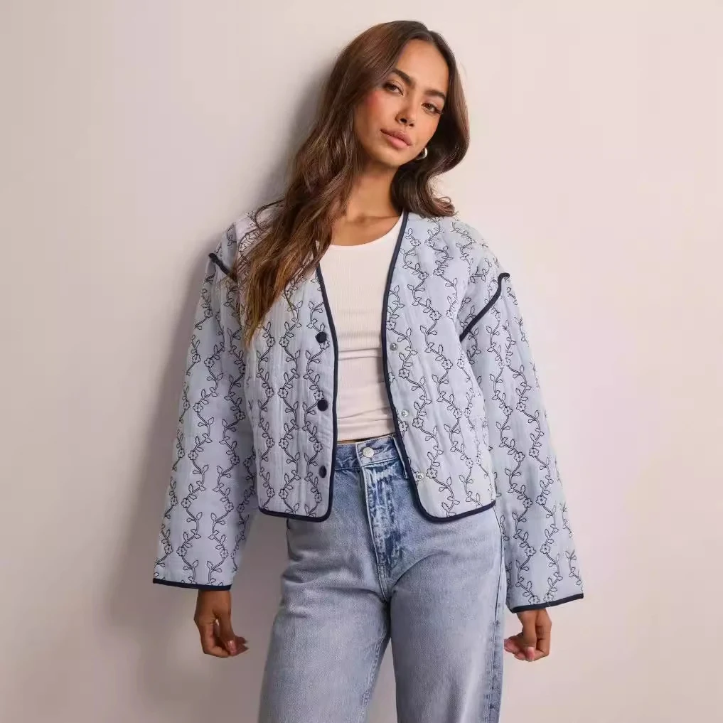 Women's fashion printed jacket coat for stylish warmth. Perfect for layering and adding a fashionable touch to any outfi — photo 2