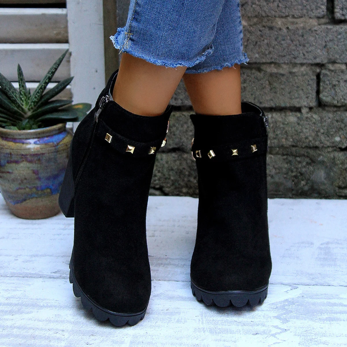 Title 4, Womens High Heel Chunky Heel Round Toe Side Zi...