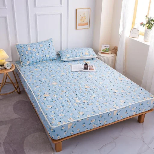 Title 2, Cotton covered anti slip cartoon bedspread. Kee...