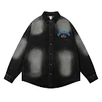Jaqueta camisa jeans com estampa de desenho animado da moda nacional. Crie um visual estiloso e descontraído perfeito para diversas ocasiões. — foto 6