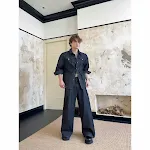 Camisa jeans com fivela de metal tridimensional Ruoshuai High Sense Suit. Estrutura 3D elegante. Conforto e estilo refinado para você. — foto 2