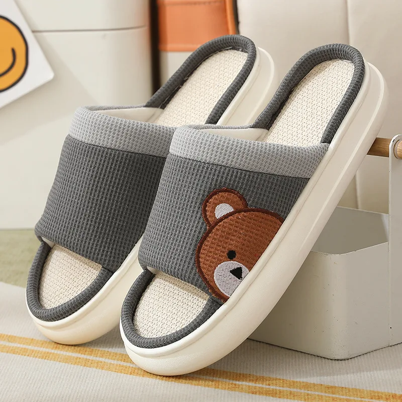 Chinelos de Linho Fofos de Urso de Desenho Animado para Mulheres, Antiderrapantes, Respiráveis, Absorventes de Suor, Sapatos de Quarto — foto 4