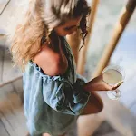 Protezione solare in cotone slub, traspirante e delicata. Goditi il sole con comfort e stile, ideale per pelli sensibili e uso quotidiano. — foto 5
