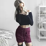Bolsa versátil de camurça com alça e bolso, saia de cintura combinando, ideal para combinar com tudo, estilo elegante e funcional. — foto 4