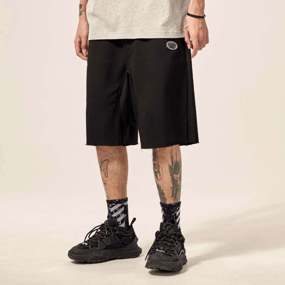 Men's reflective letter printed shorts for nighttime activities. Enhanced visibility and safety for running, cycling, an — photo 5