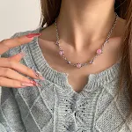 Colar roxo irregular com costura de bolinhas Design único feito à mão Use diário Declaração de moda Presente charmoso — foto 3