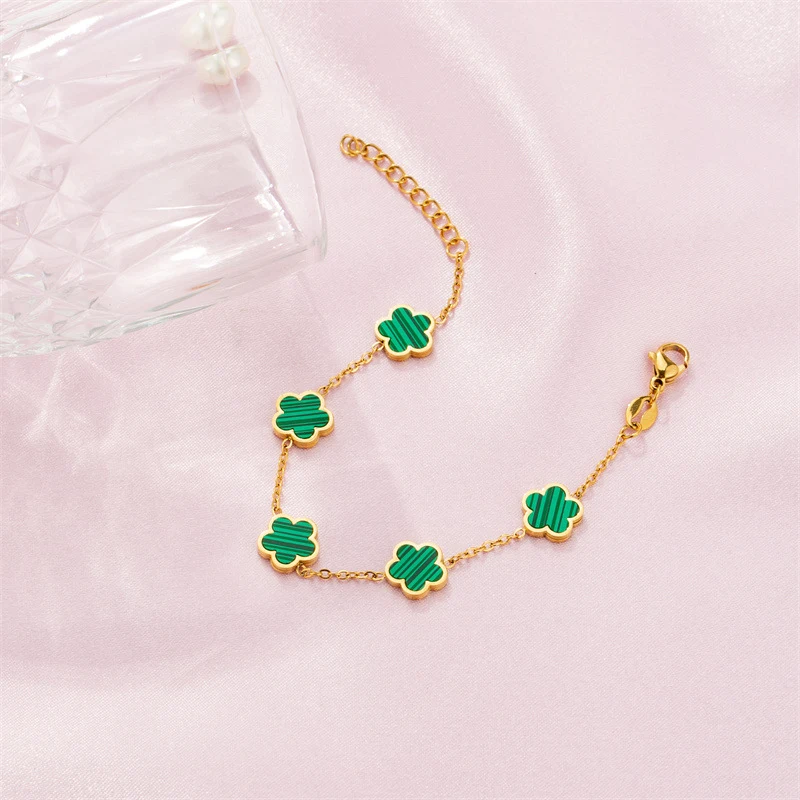 Bracciale Gioiello con Fiore di Gomma Verde Fresco e Incantevole. Un accessorio elegante e raffinato, perfetto per completare ogni outfit con stile. — foto 6